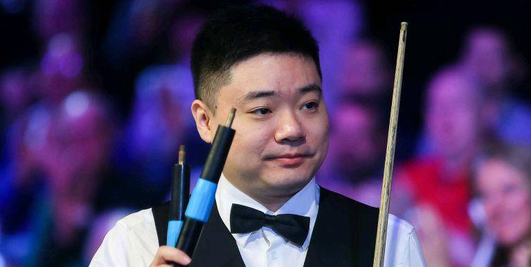 丁俊晖刷新世界纪录，巴萨教练激动落泪！